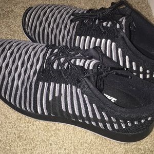 Nike Tennis Shoes size 7